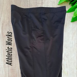 Athletic Works black leggings